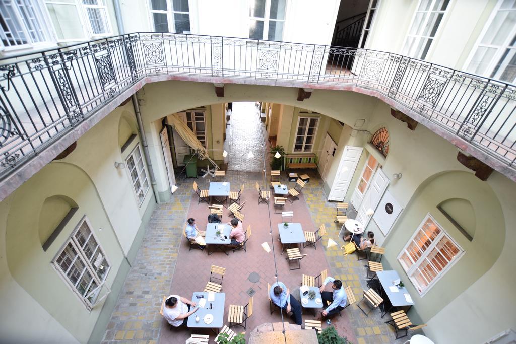 Standard Apartment By Hi5 - Muzeum 5 ブダペスト エクステリア 写真